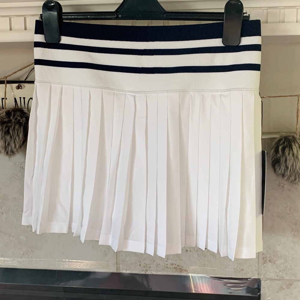 NWT Thrive Societe Seamless Waistband Pleated Tennis Skort Size L - Picture 7 of 8
